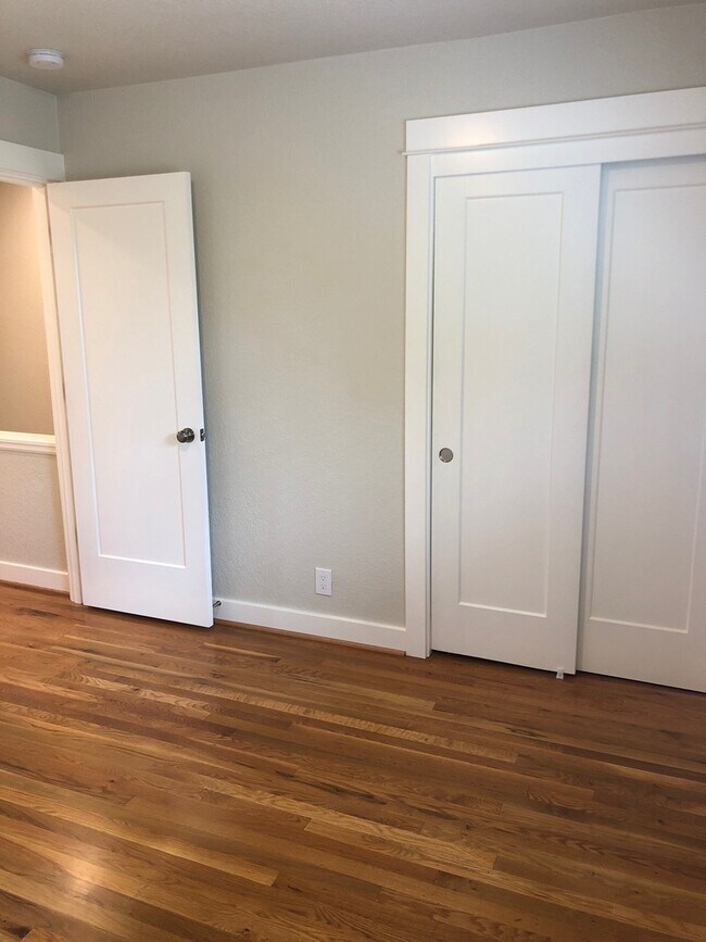 Building Photo - New Townhouse Abernathy Clinton OHSU Priva...