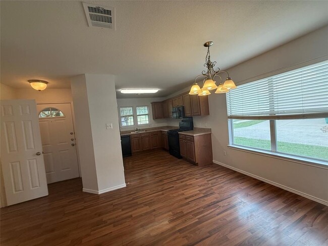 Building Photo - 408 N Cascades Ave