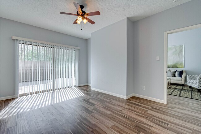 Building Photo - 395 Rancho Bauer Dr