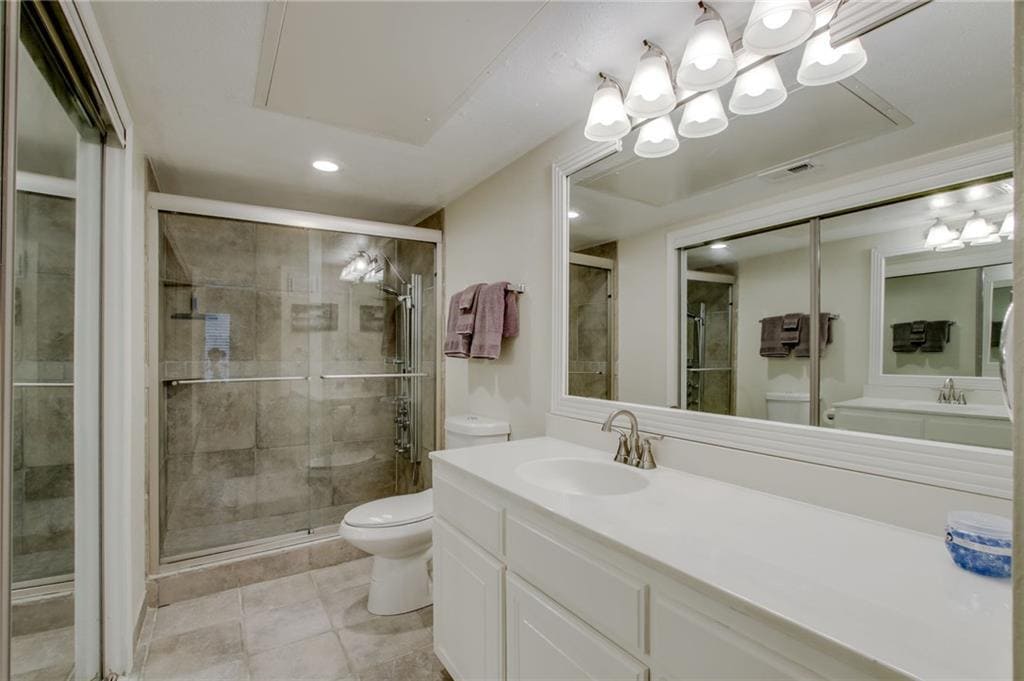 Bath 1 Shower panel glass walk-in shower - 631 Cimarron Trl