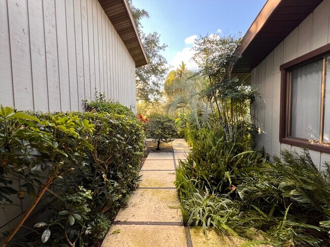 Building Photo - Grenelefe/Country Homes Community