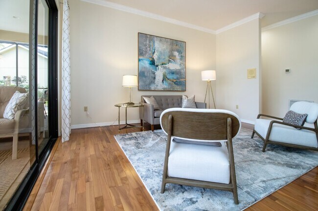 Building Photo - Palm Aire Fully Furnished Rental