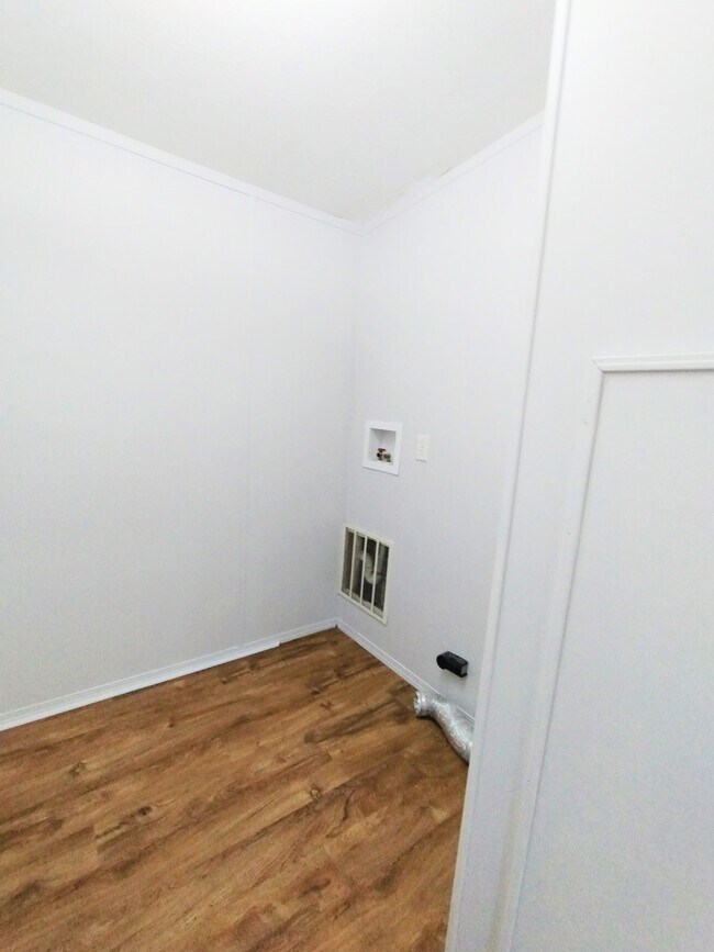 Building Photo - 299 Cayenne St