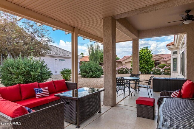 Building Photo - 14113 W Robertson Dr