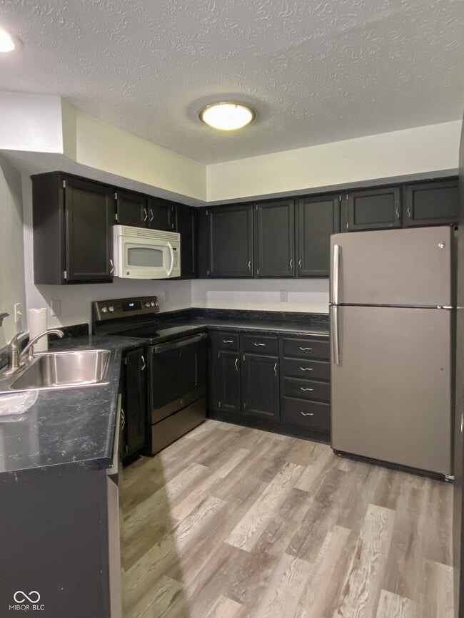 Building Photo - 9467 Wimbledon Ct