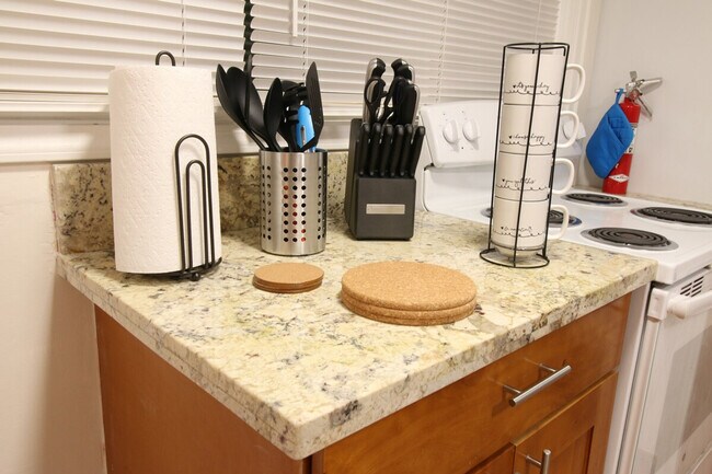 Building Photo - 2430 Alki Ave SW