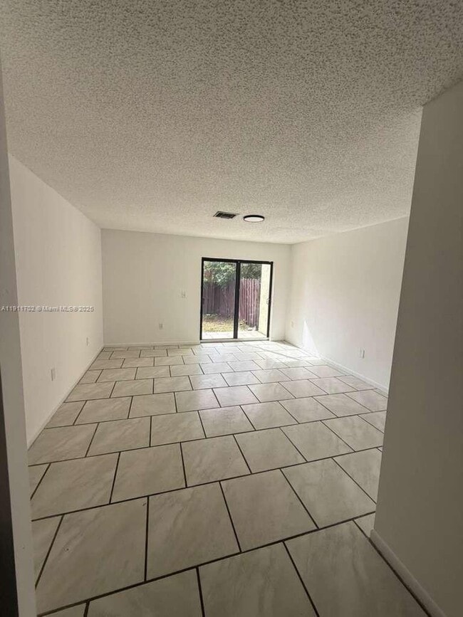 Building Photo - 6200 NW 26th Ct