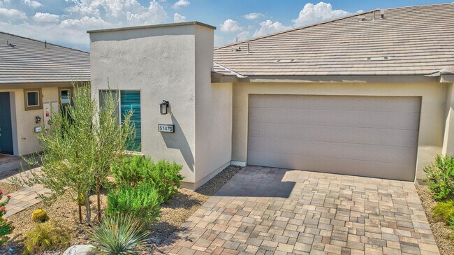 Building Photo - 51475 Whiptail Dr