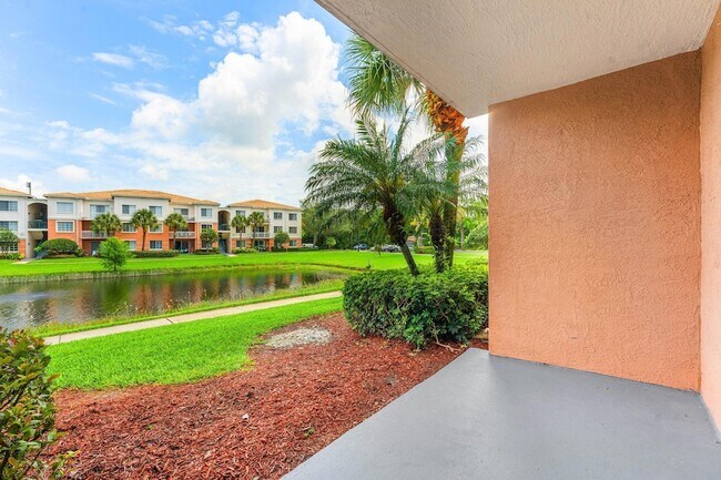 Building Photo - 10106 Myrtlewood Cir W