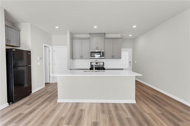 Building Photo - 1645 Villageside Ct