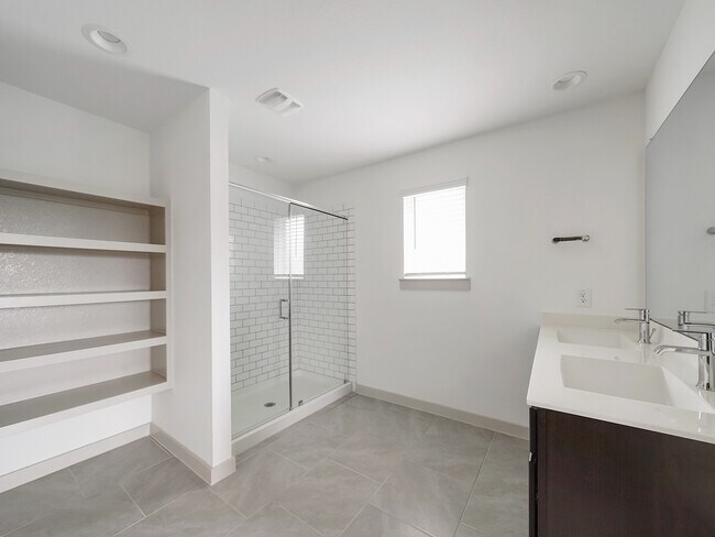 Building Photo - 29511 Ella Larchmont Ct