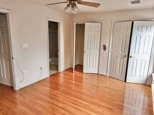 Building Photo - Beautiful home with 2 MBRs, 1-car garage.
