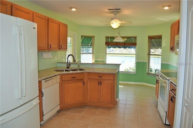 Building Photo - 29530 Waggle Dr