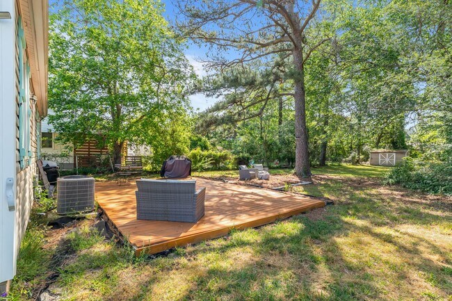 Building Photo - Charming 2-Bedroom Home with Modern Updates!