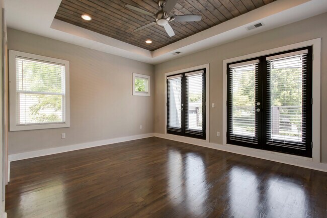 Building Photo - 1515 21st Ave N