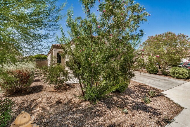 Building Photo - Beautifully Updated Home in Desirable Buck...