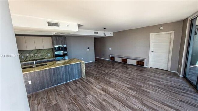 Building Photo - 801 S Miami Ave