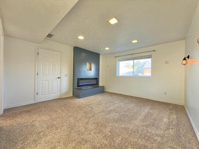Building Photo - 48 E Princeton Ave