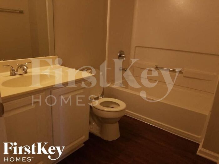 Building Photo - 1305 St Isabella Ct