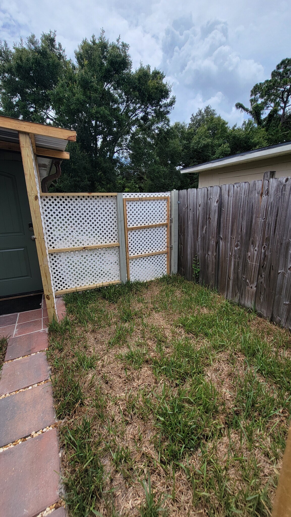 Building Photo - 119 Pinecrest Dr