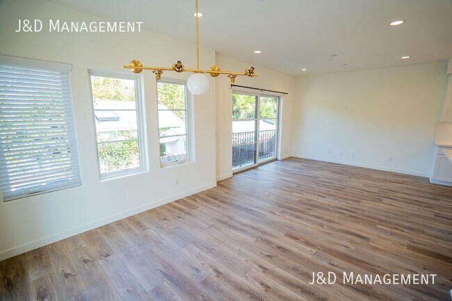 Building Photo - 1371 N Vulcan Ave