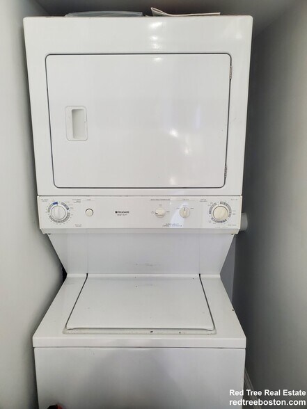 Building Photo - 202 Hyde Park Ave