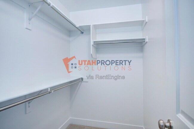 Building Photo - 388 S 980 W