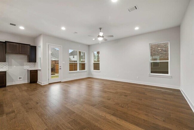 Building Photo - 1328 Westborough Ln
