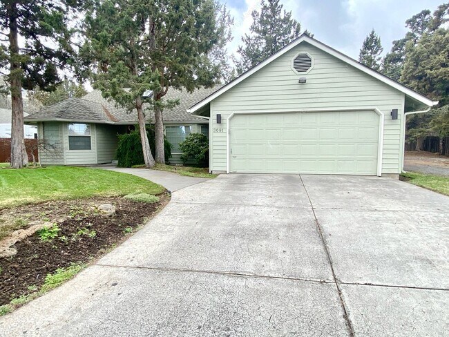 Building Photo - 3081 NE Purcell Blvd