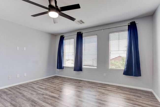 Building Photo - 7724 Vibrant Threads Ct