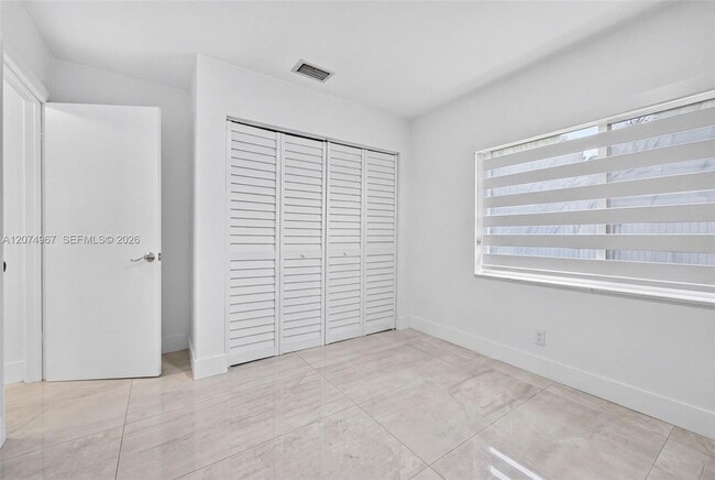 Building Photo - 5804 SW 116th Ave