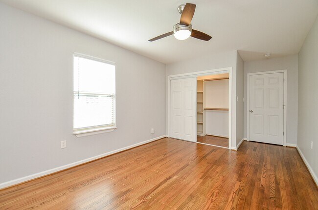 Building Photo - 8153 Lenore St