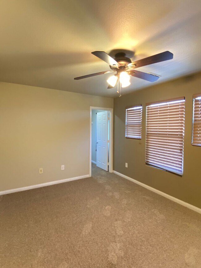 Building Photo - 10507 Winter Grass Dr