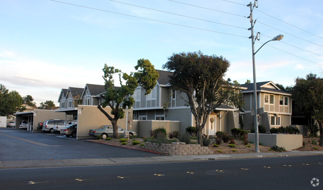 Primary Photo - Magnolia Townhomes
