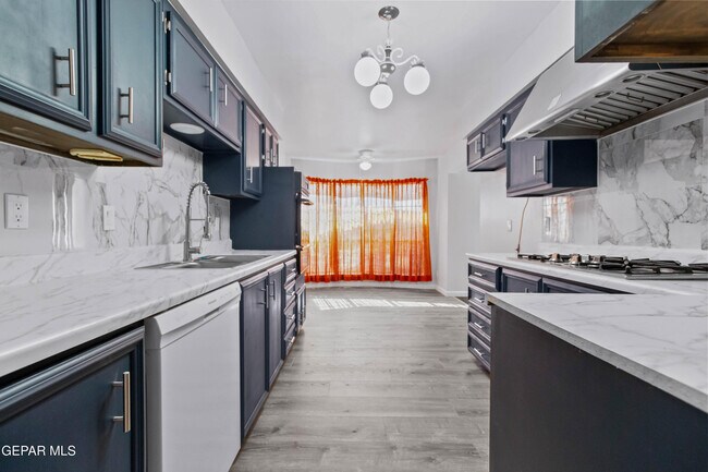 Building Photo - 200 S Maryland St