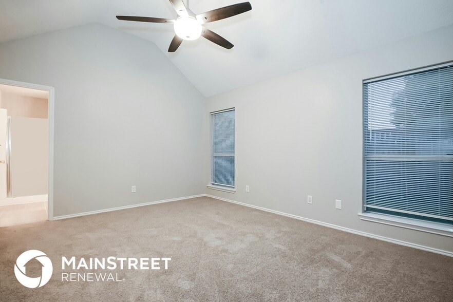 Building Photo - 1320 Greenfield Dr