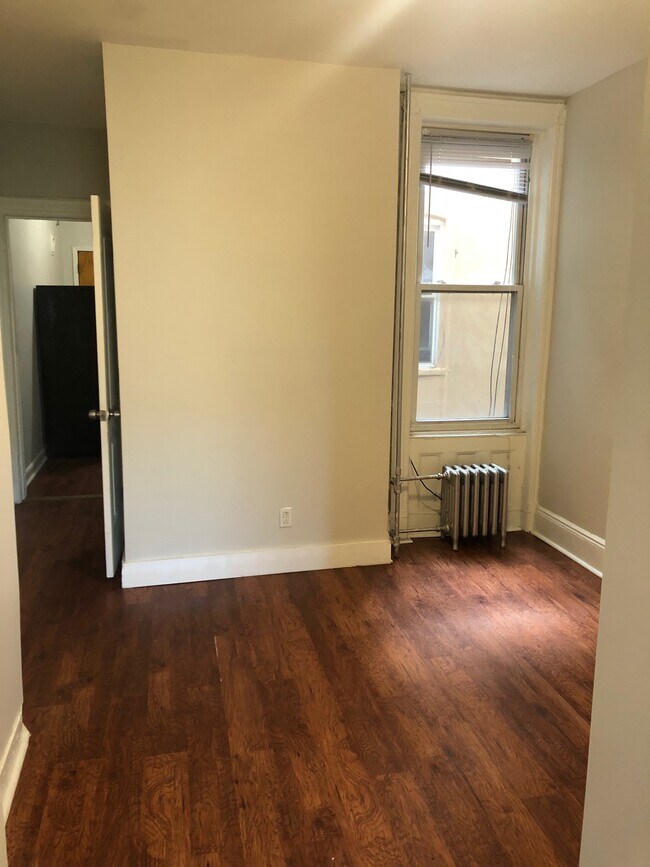 Building Photo - 455 Seneca Ave