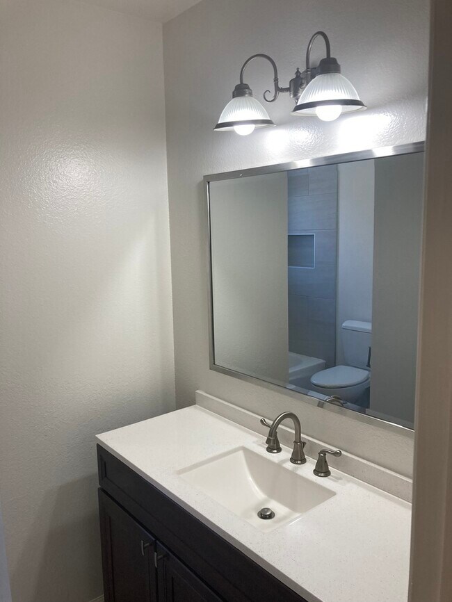 Building Photo - Modesto 3 Bedroom 2 Bath Solar Power Home ...