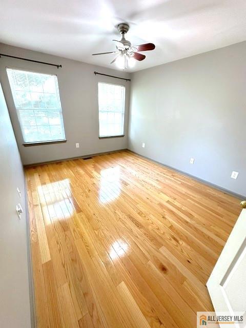 Building Photo - 1905 Dahlia Cir