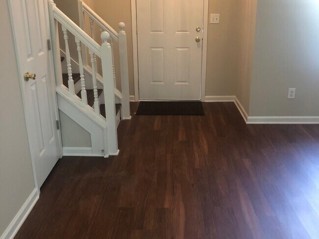 Building Photo - 2107 Creekview Trail