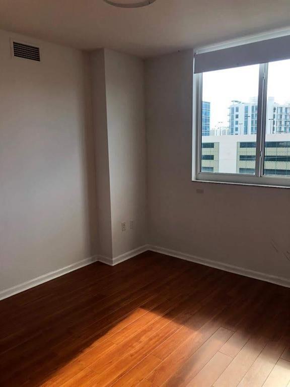 Building Photo - 18800 NE 29th Ave