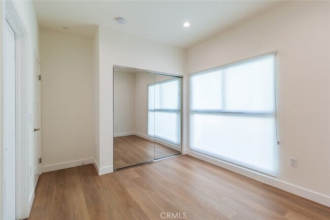 Building Photo - 1212 Viola Ave