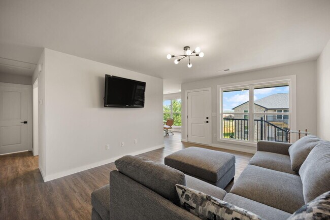 Building Photo - B2 Nasim Way