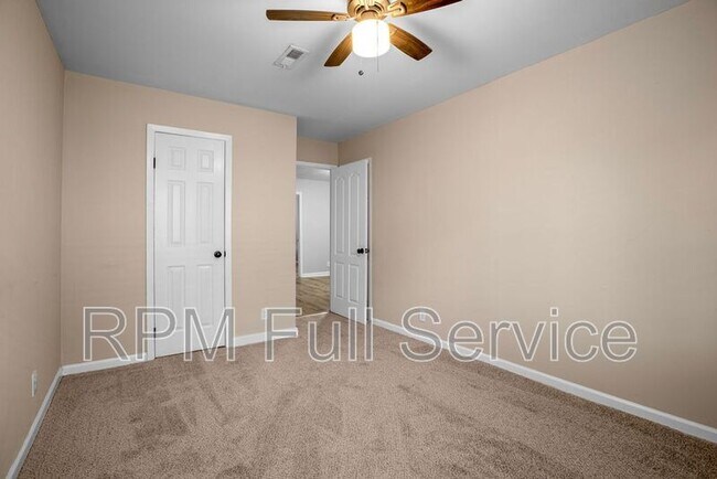 Building Photo - 1002 N Maple St