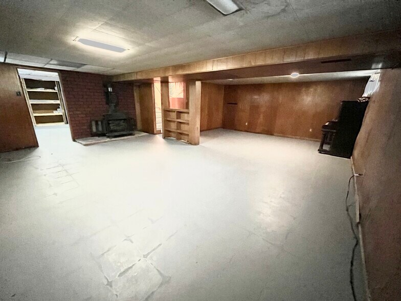 Building Photo - 117 Elmwood Rd