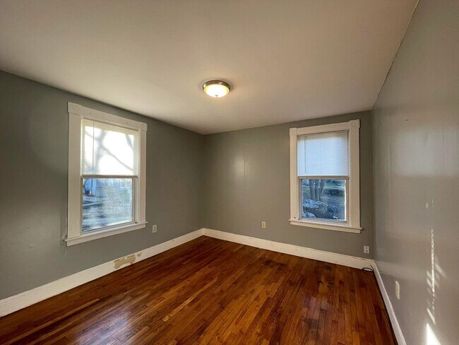 Building Photo - 20-22-22 Wilson St