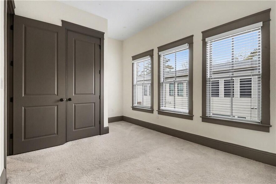 Building Photo - 4657 Magnolia Commons