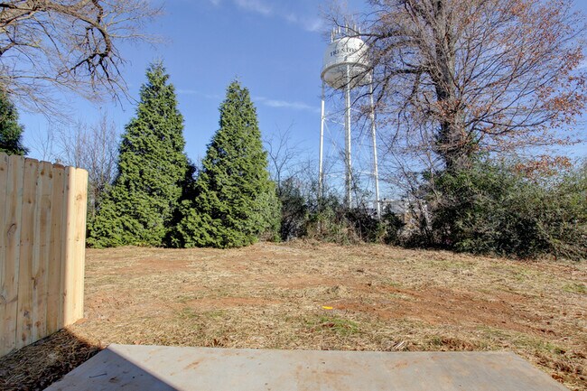 Building Photo - 102 Rosenwald St