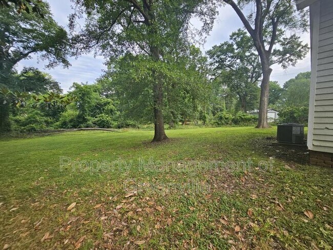 Building Photo - 510 Woodside Ln