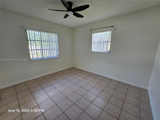 Building Photo - 3530 S 55th Ave